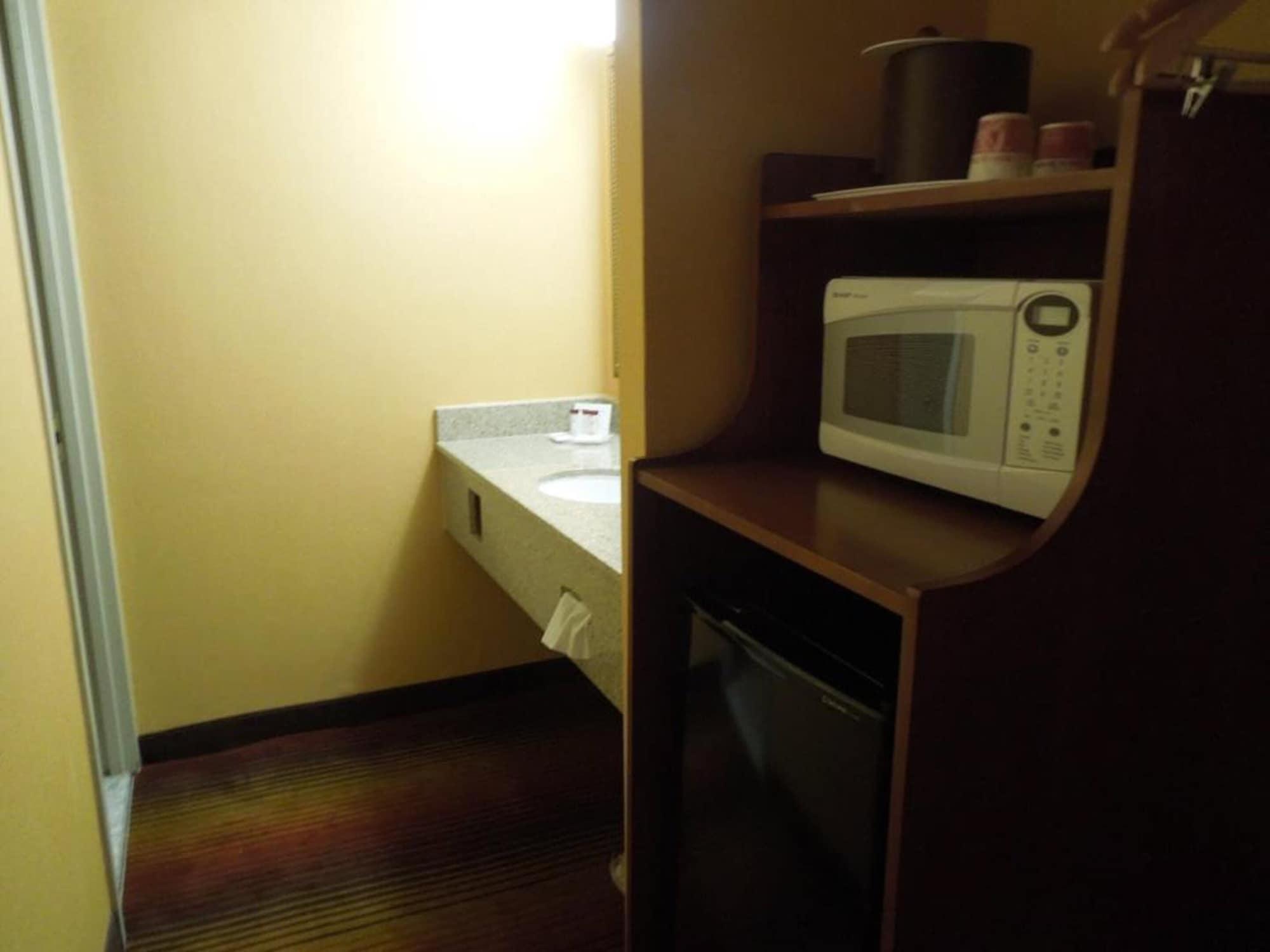 Ramada By Wyndham East Orange Ξενοδοχείο Εξωτερικό φωτογραφία