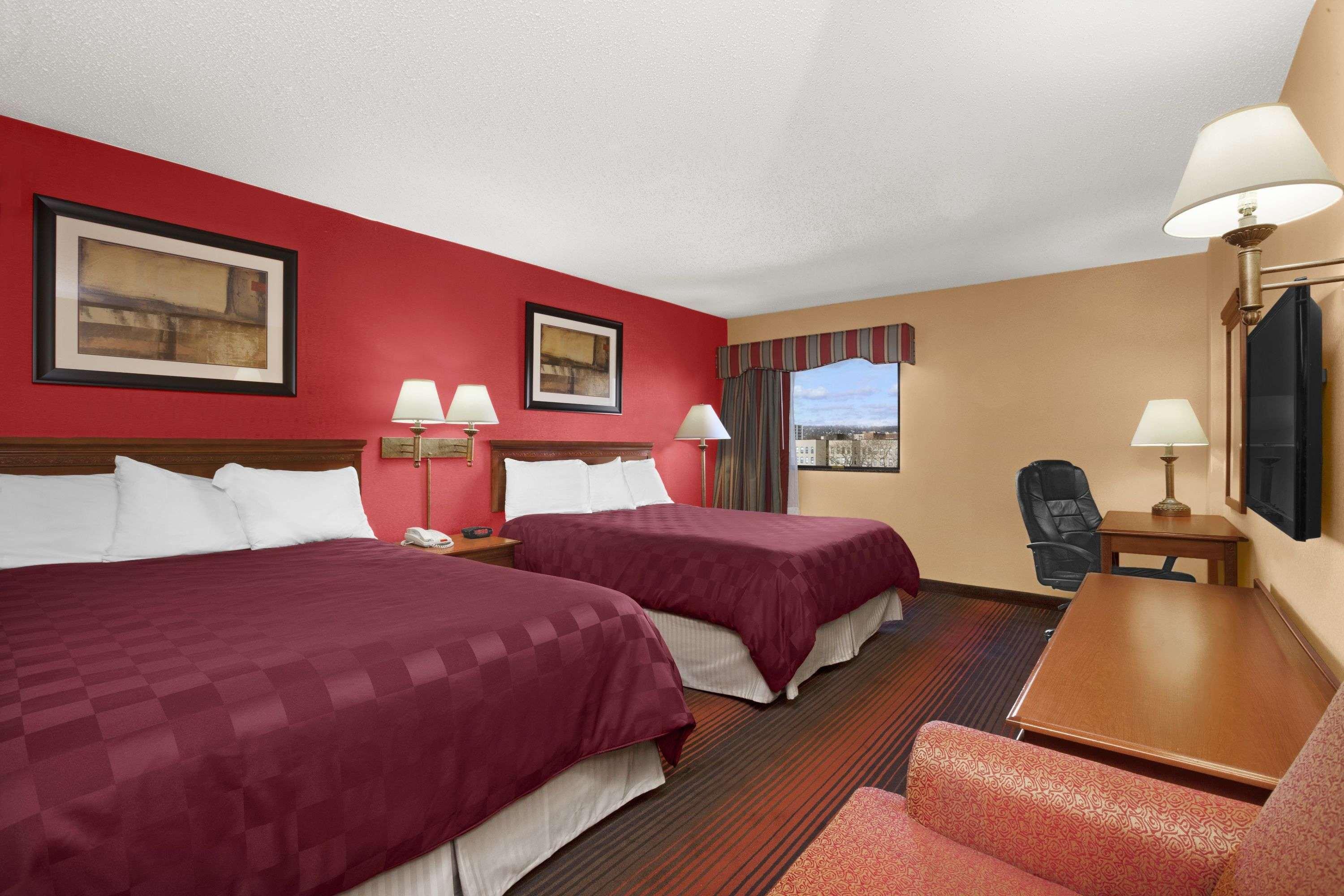 Ramada By Wyndham East Orange Ξενοδοχείο Εξωτερικό φωτογραφία
