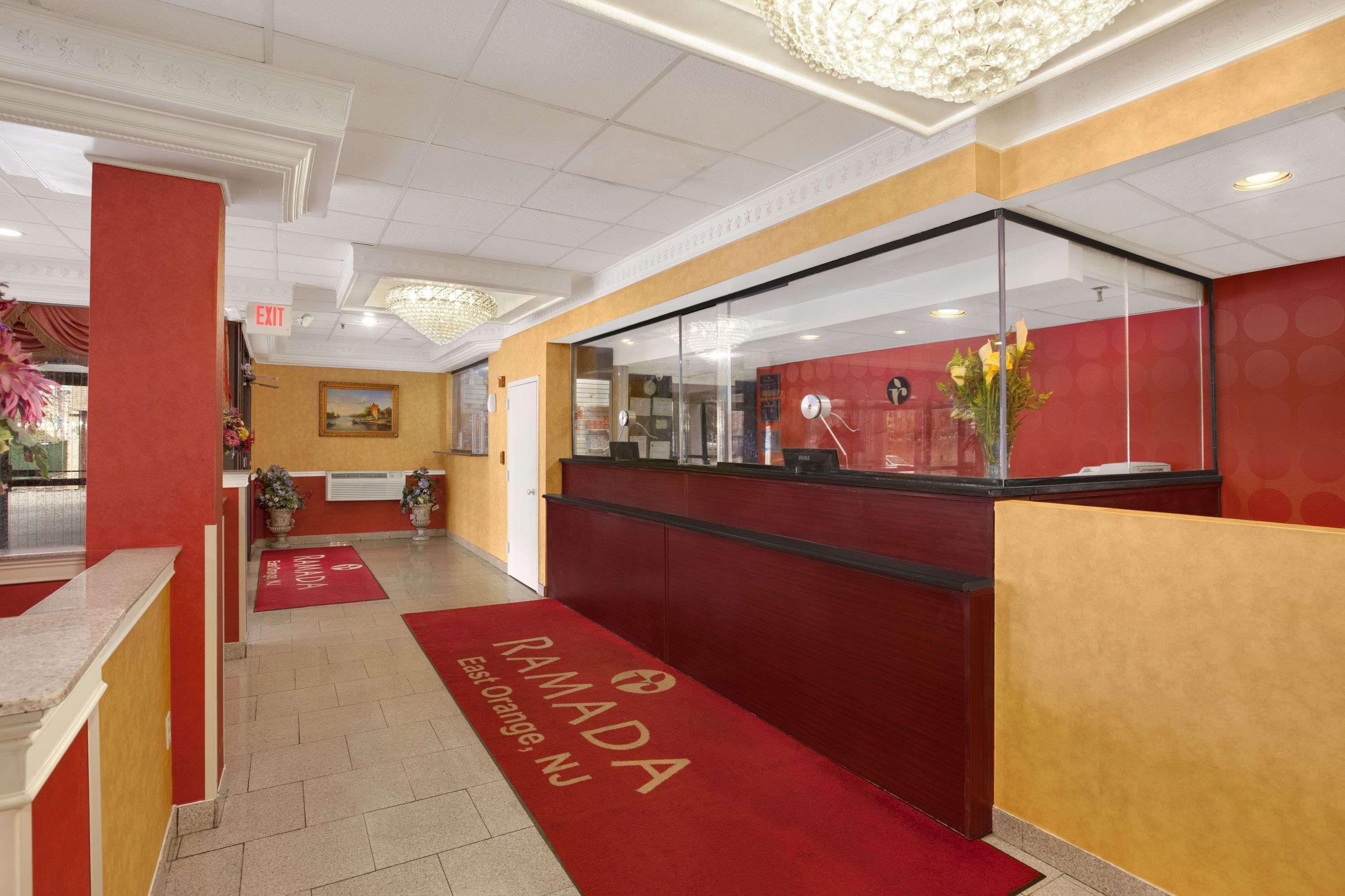 Ramada By Wyndham East Orange Ξενοδοχείο Εξωτερικό φωτογραφία